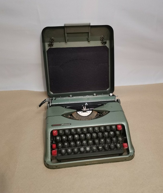 1958 Empire Aristocrat on the Typewriter Database