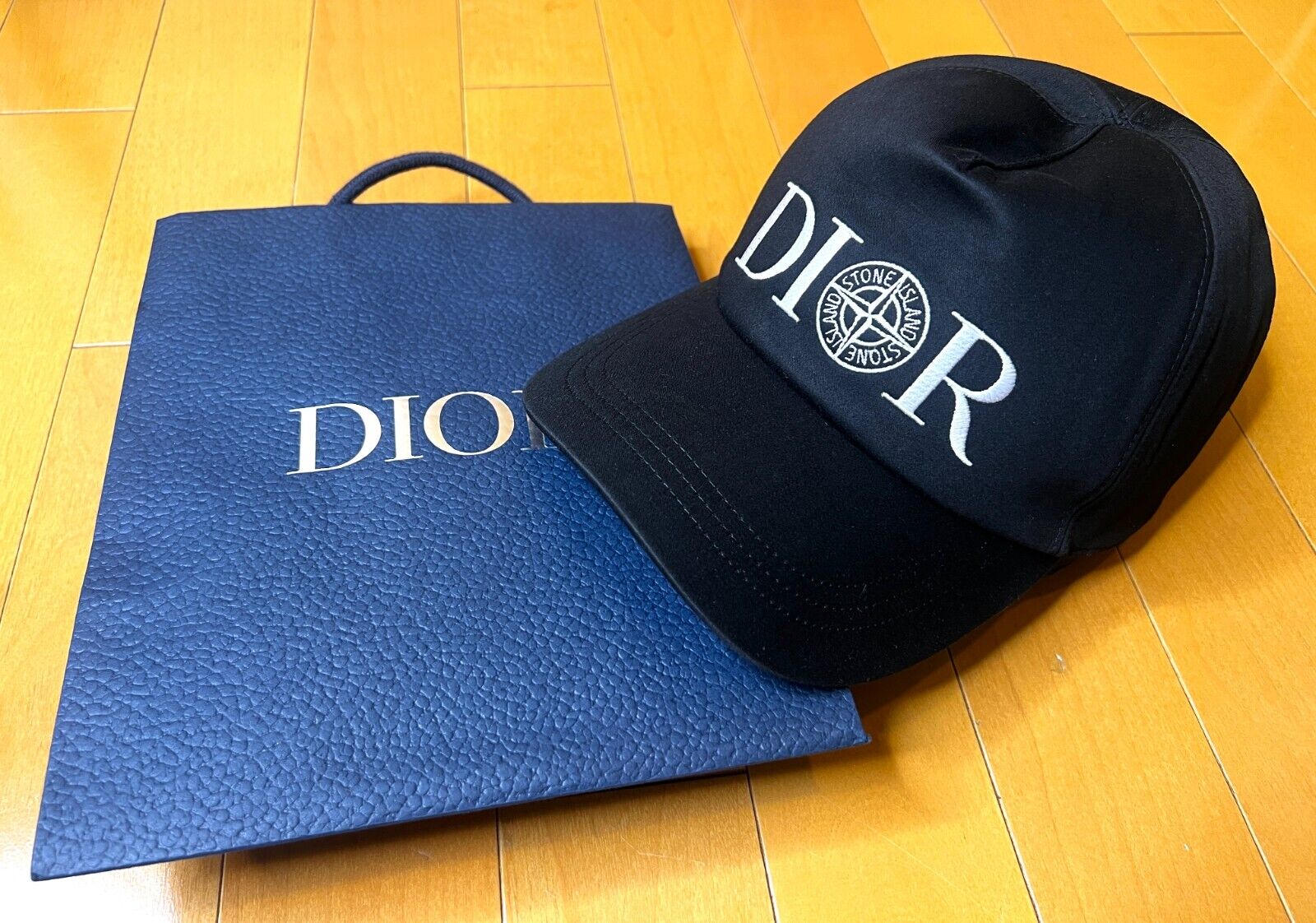 2024 christian Dior stone island cap black XL size new in 2024 christian Dior stone island cap black XL size new in