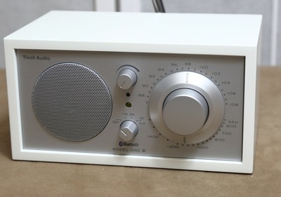 Tivoli Audio Classic Model One BT UKWMW Radio Bluetooth silberweiß