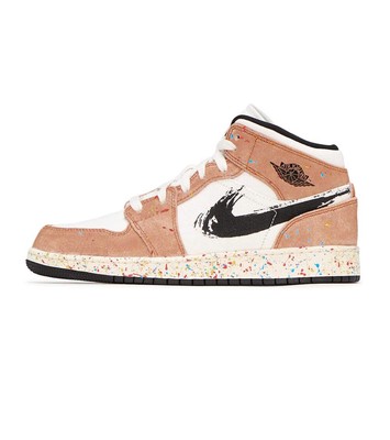 

Кроссовки Big Kids Jordan 1 Mid SE Brushstroke Sail/Black-Cider-Chile Red (DA8006 100)
