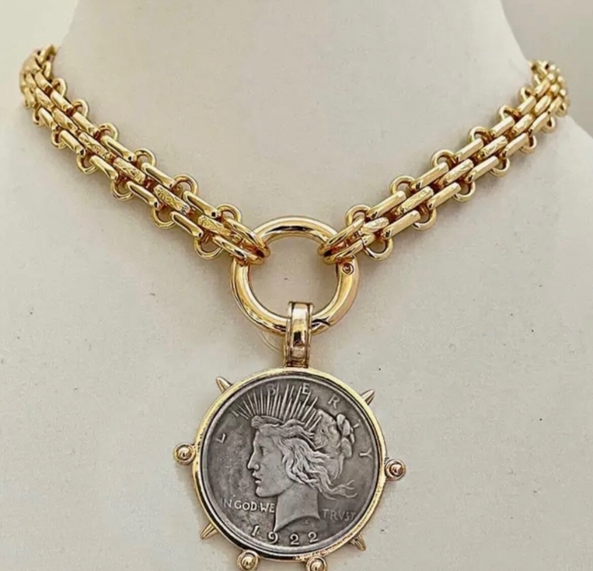 【VINTAGE HOLLYWOOD】Square Coin Necklace★送料・関税込 Dual Sided Statement large vintage coin pendant with chunky