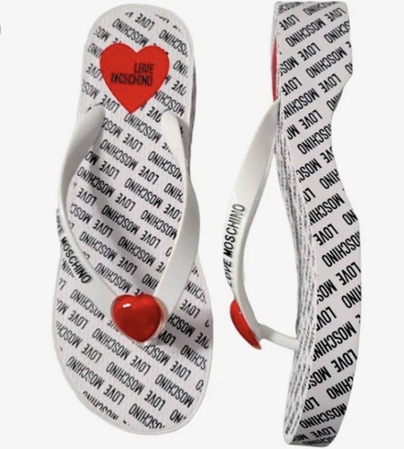 Moschino ラフフリントオハサイストレス 242DJ04085442 1001 Love Moschino Sliders White and Black Logo Print Side Flip