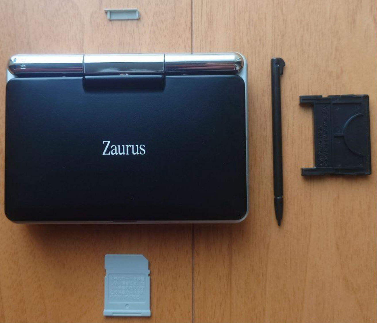 SHARP Zaurus 本体 + ACアダプター SL-C1000 SHARP Zaurus SL-C1000 PDA Confirmed Operation Retro Console