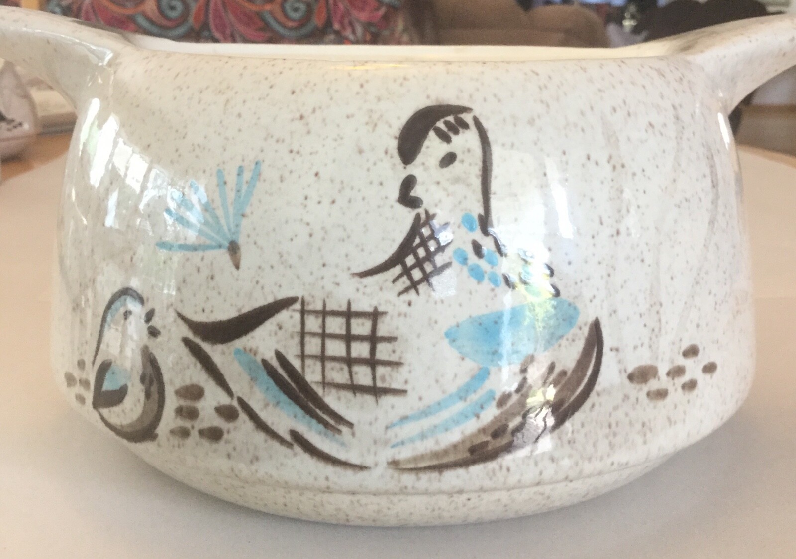 VINTAGE RED WING BOB WHITE HANDPAINTED OVENPROOF 2 Qt ROUND CASSEROLE