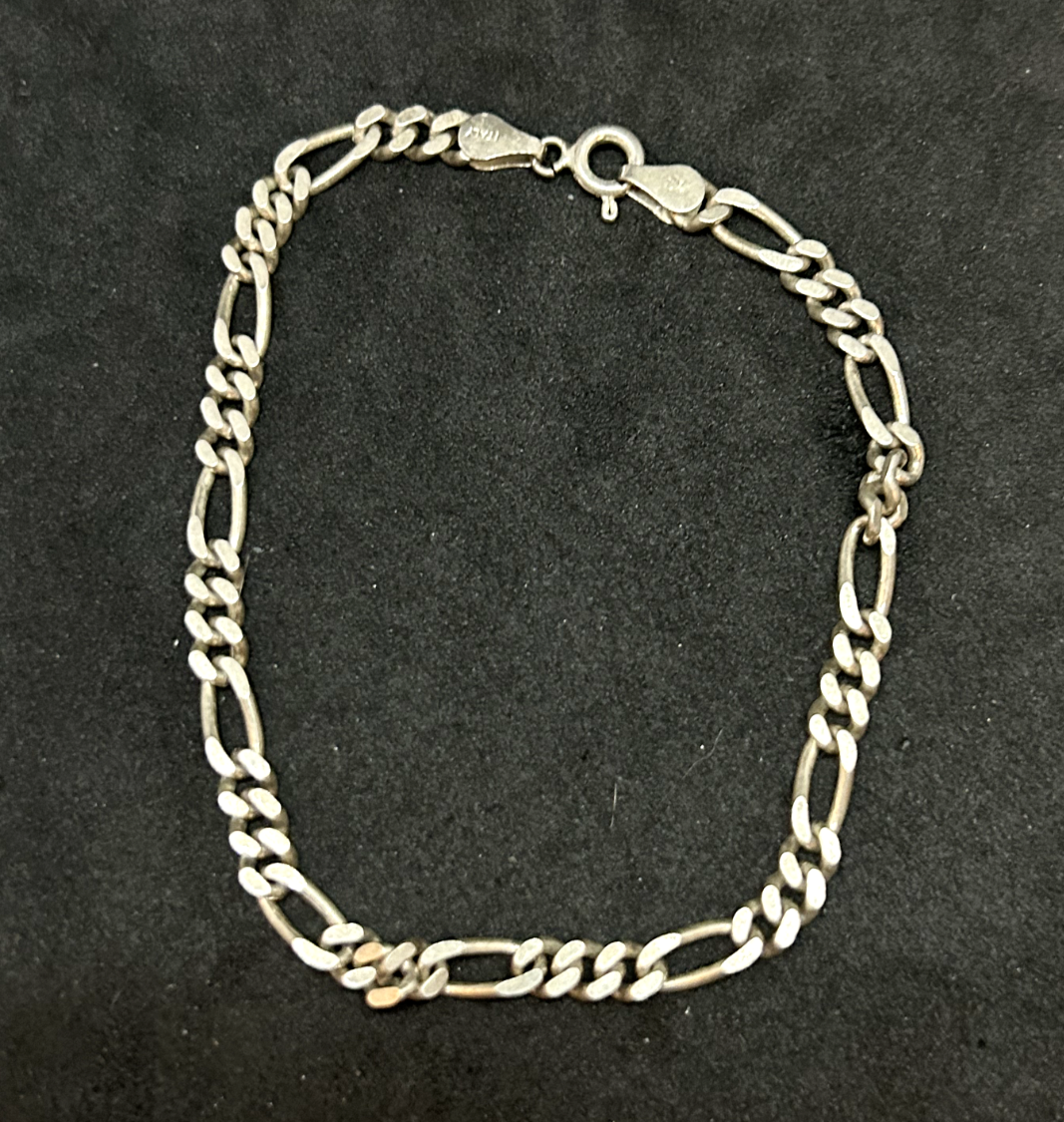 925 Sterling 4.5mm Figaro Chain Bracelet 8in - 7.19g 925 Sterling 4.5mm Figaro Chain Bracelet 8in - 7.19g