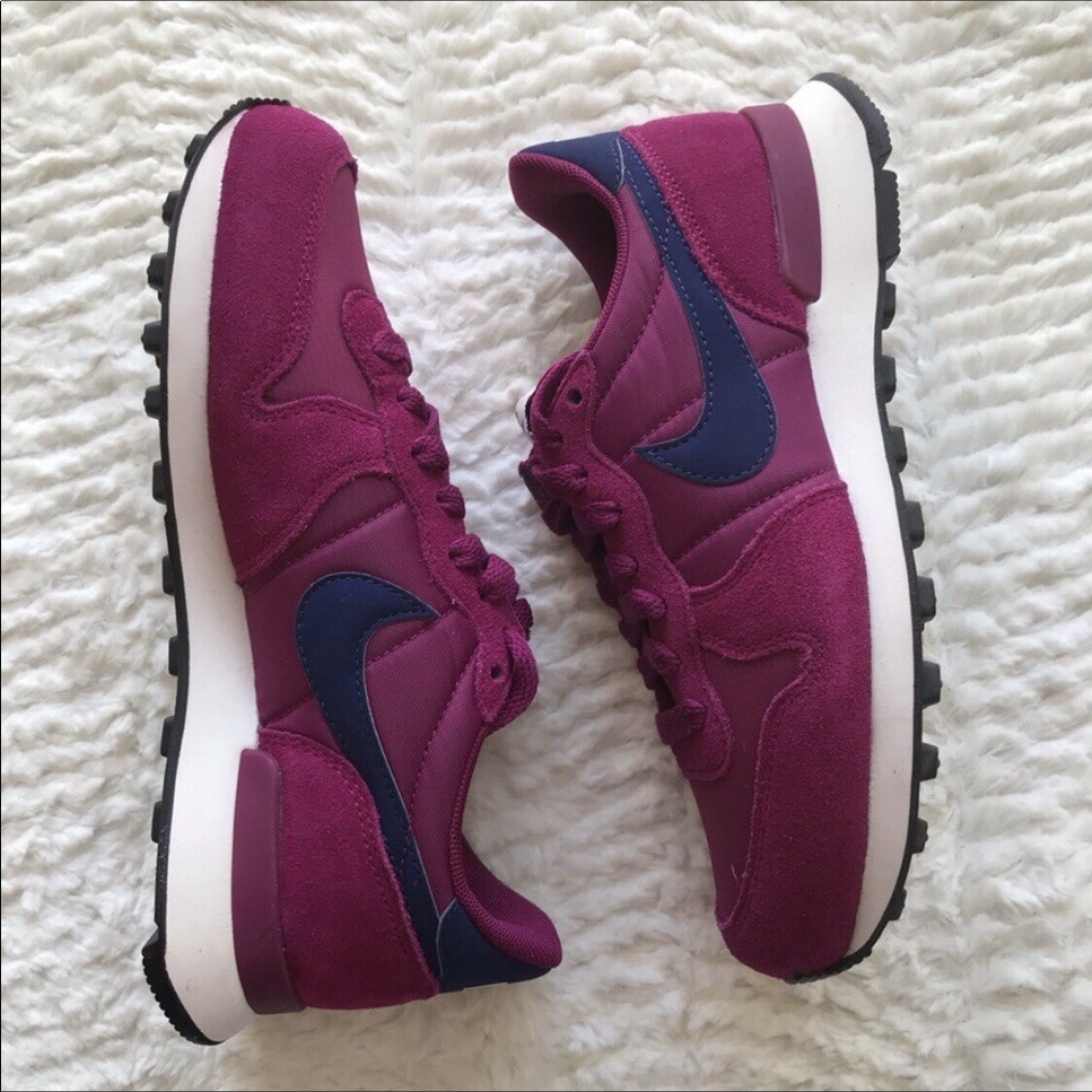 Nike cheap internationalist burgundy