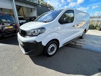 VAUXHALL VIVARO 2.0 Turbo D 145BHP Prime L2H1 LWB Air Con White Manual Diesel 20