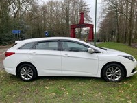 HYUNDAI I40 CRDI S BLUE DRIVE White F.S.H SPAIRS OR REPAIRS NEEDS A ENGINE