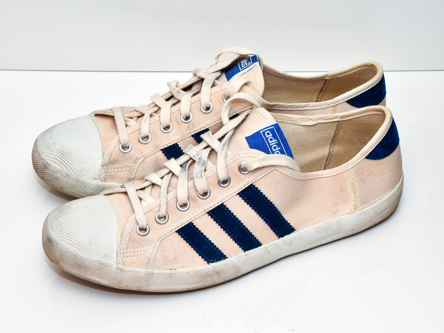 Adidas Three Stripes 8½ Made In Taiwan Off White Blue Retro Adidas Three Stripes 8½ Made In Taiwan Off White Blue Retro