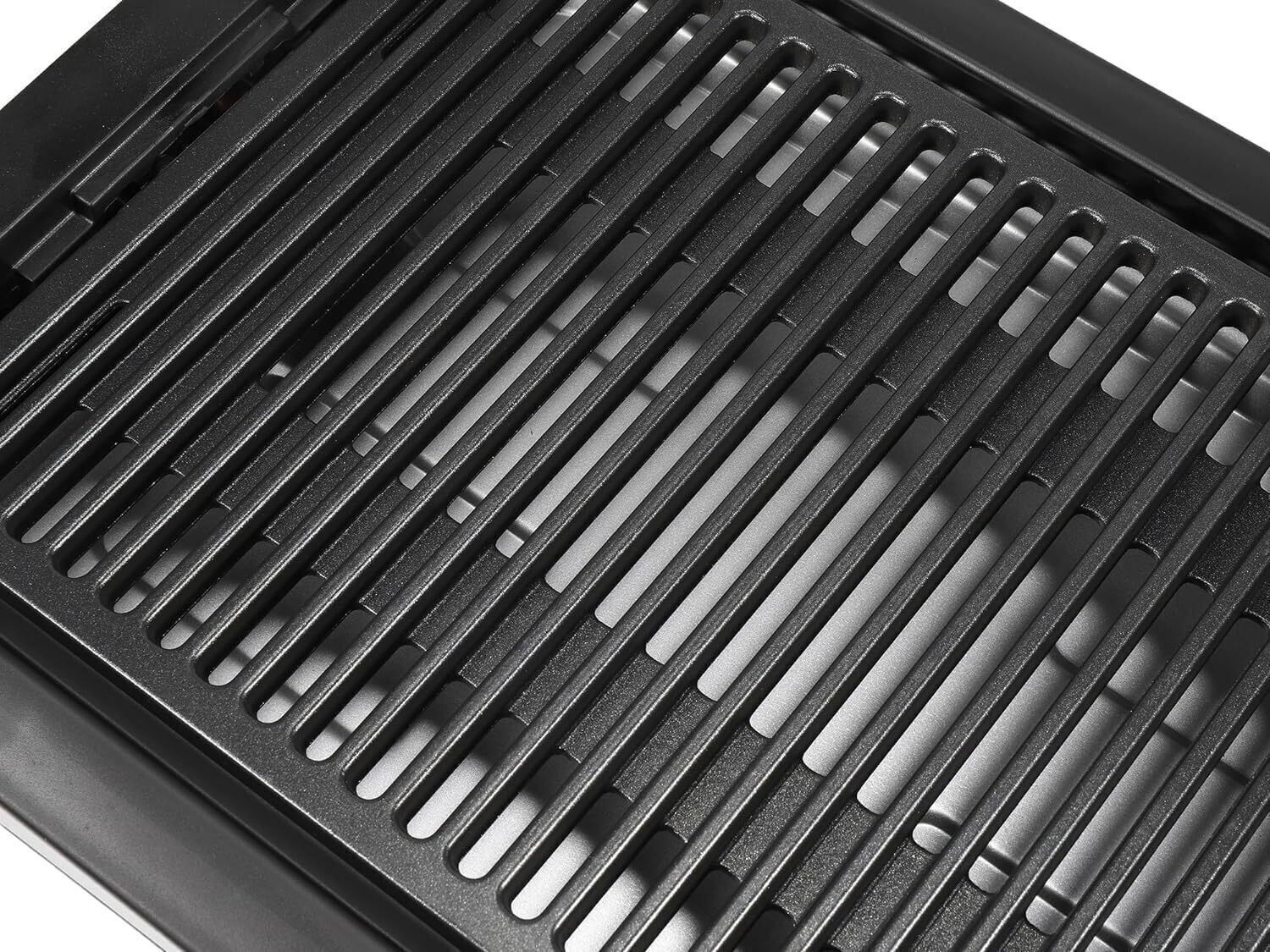 Electric BBQ Grill 1600W Compact Design Quick Heating Even Cooking for Indoor