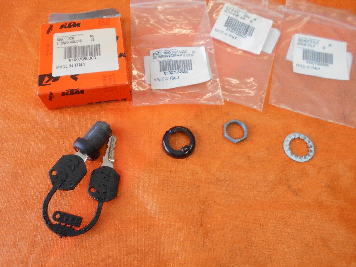 Seat Lock cpl. KTM 990 SUPERDUKE 05-12 61007050000 | eBay Seat Lock cpl. KTM 990 SUPERDUKE 05-12 61007050000 | eBay