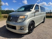 NISSAN ELGRAND 3.5 X 8 SEATER AUTOMATIC * ONLY 36000 MILES * RECLINING BUSINESS
