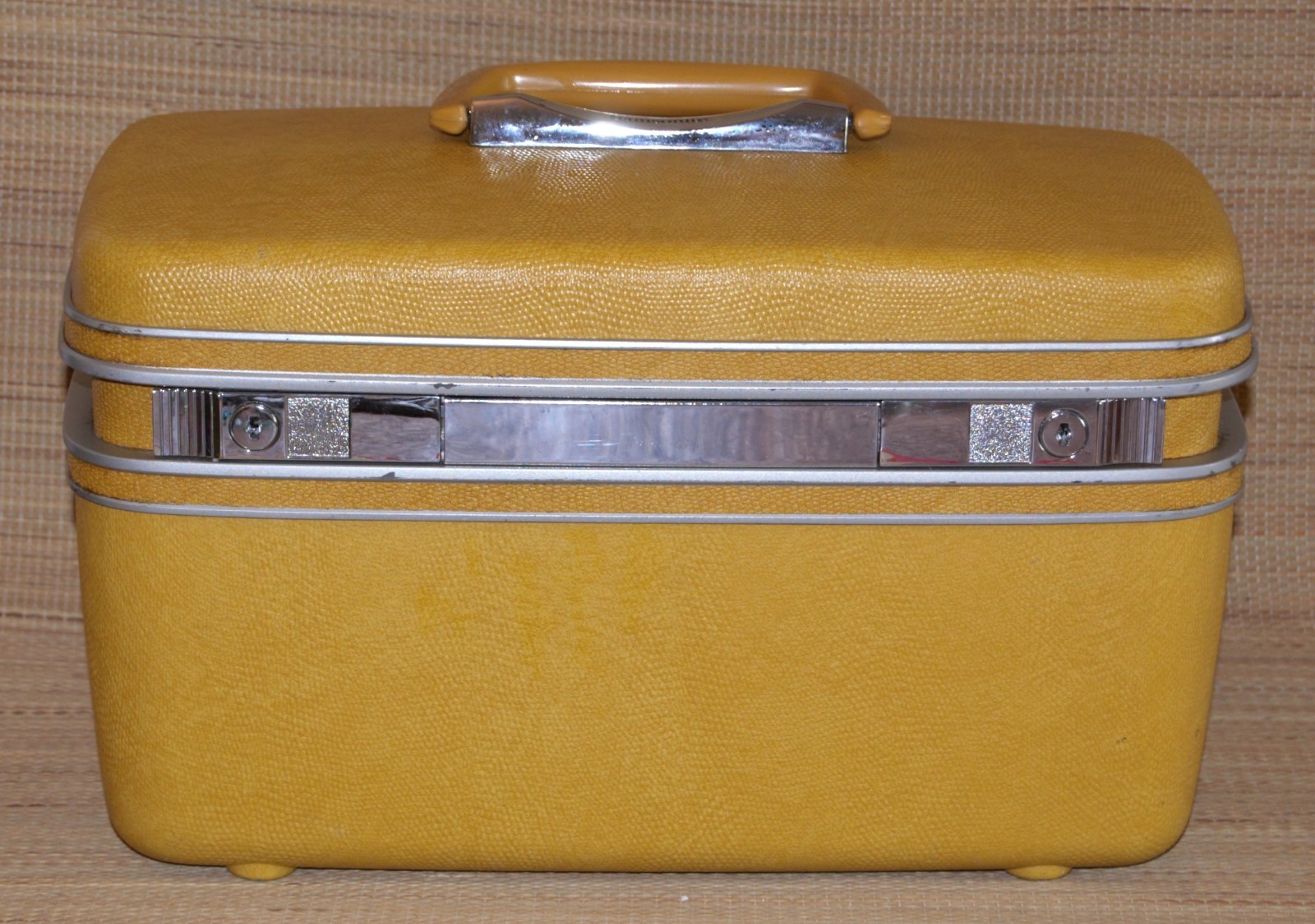 Vintage Samsonite Yellow Royal Traveler Train Case w