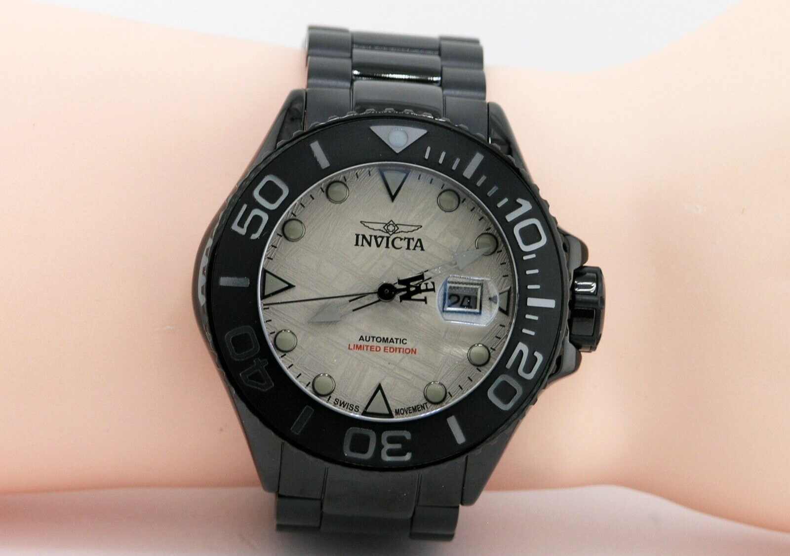 Pre-owned Invicta 47154 Swiss Automatic Eta 2824 Masterpiece Meteorite Dial Limited