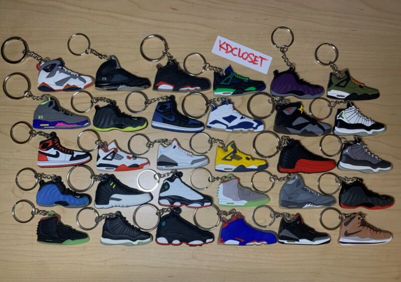 10 Piece 2D Sneaker Keychain Jordan/Nike Variety Pack 