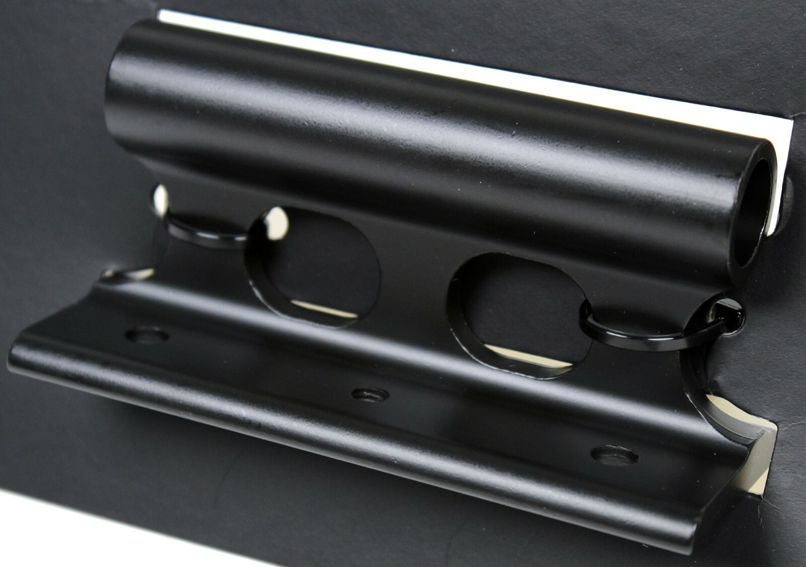 thru axle truck bed mount
