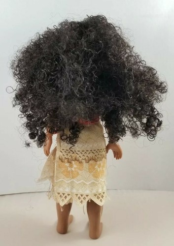 Disney Store Moana Singing Doll Classic Deluxe Movie Doll