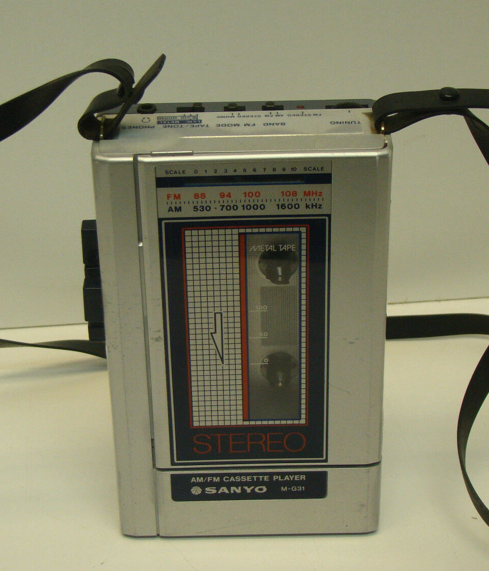 Vintage Sanyo AM/FM Cassette Player Model M-G31