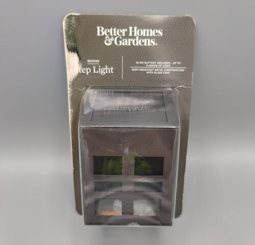 Better Homes & Gardens Beckon Solar Powered LED Step Light 5 Lumens Brown Sealed
