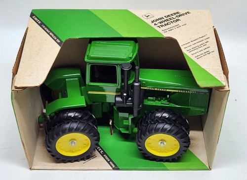 John Deere 8650 4wd Articulating Tractor By Ertl 1/16 Scale