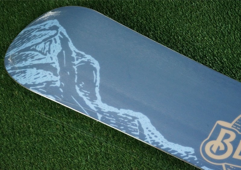 SNOWBOARD BLUE MOON BREWING CO. 155CM TRUE TWIN ALL-MOUNTAIN TRADITIONAL CAMBER