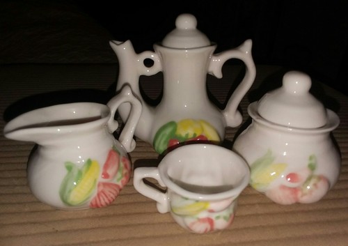 VINTAGE PORCELAIN/CERAMIC  MINIATURE  TEA SET 6 Pieces. EMBOSSED PAINTED VEGGIES