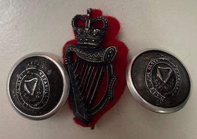 Royal Ulster Constabulary Badge RUC and 2 Gaunt London Buttons