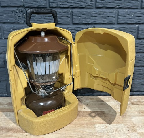Vintage Coleman Lantern Model 275, 1 / 1979 with Clam Shell