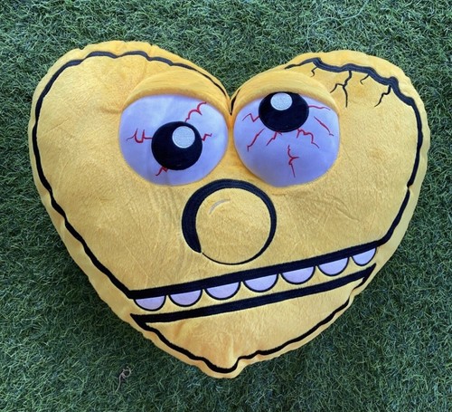 Yellow Glo Gang Thot Breaker Heart Cotton Pillow Chief Keef