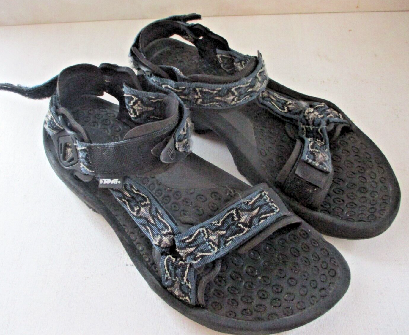 Mens Size 11 Teva Sandals Shoes