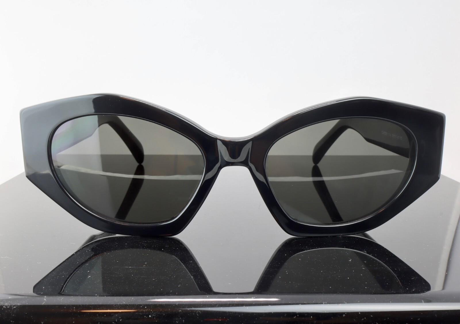Pre-owned Celine Cl40238u 01a Black / Grey Lens Square Oversized Sunglasses 100% Uv In Gray