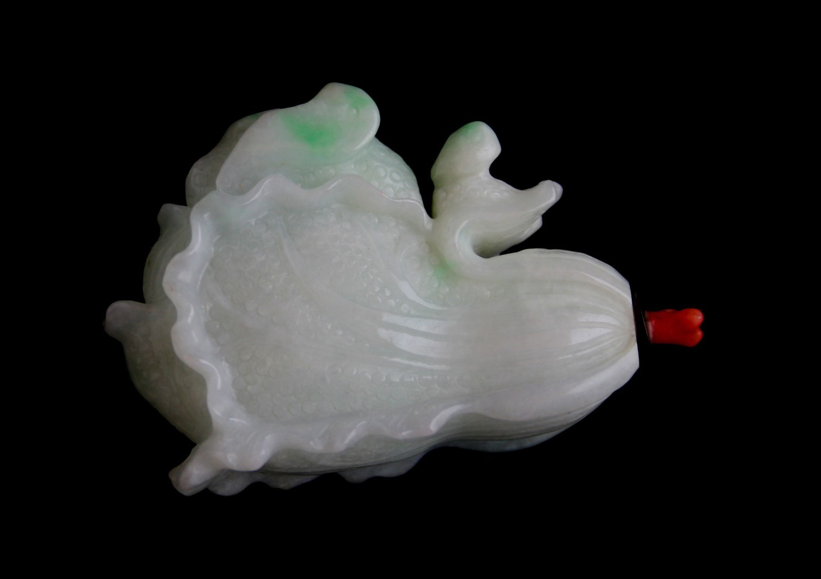 Jadeite Jade Snuff bottle w. coral stopper