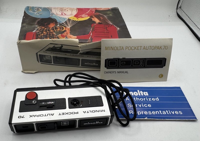 Vintage Minolta Pocket Autopak 70 Camera - Box & Manual - Uses 110