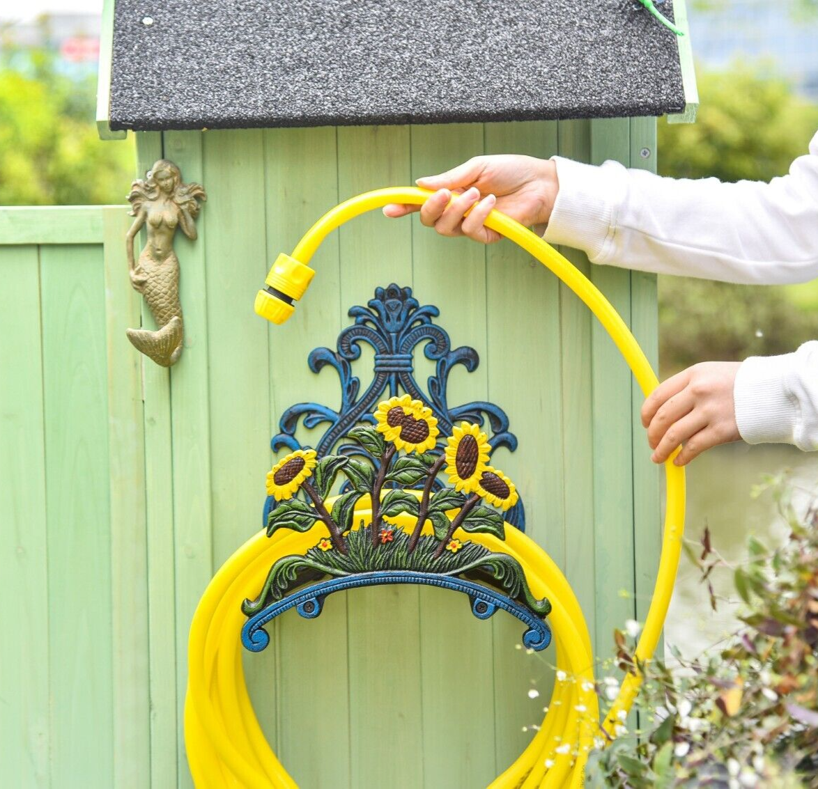 Sungmor Cast Iron Garden Hose Holder Wall-Mounted Sunflower Decorative Hose Reel