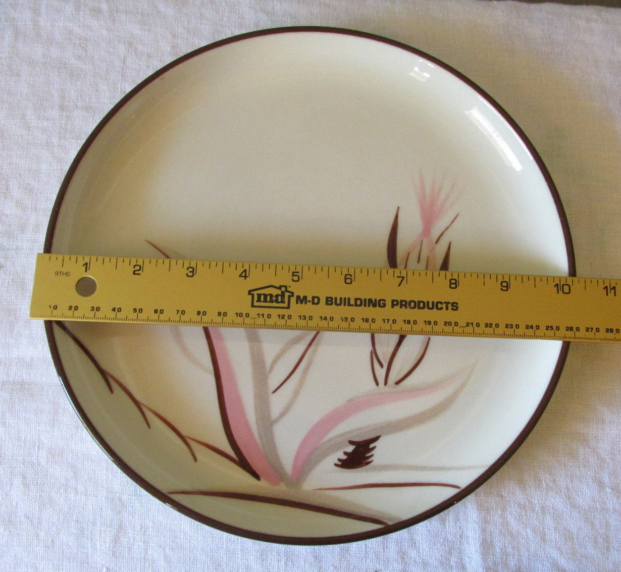 Winfield Ware 'Pink Dragon Flower' Dinner Plates: 10 1/4