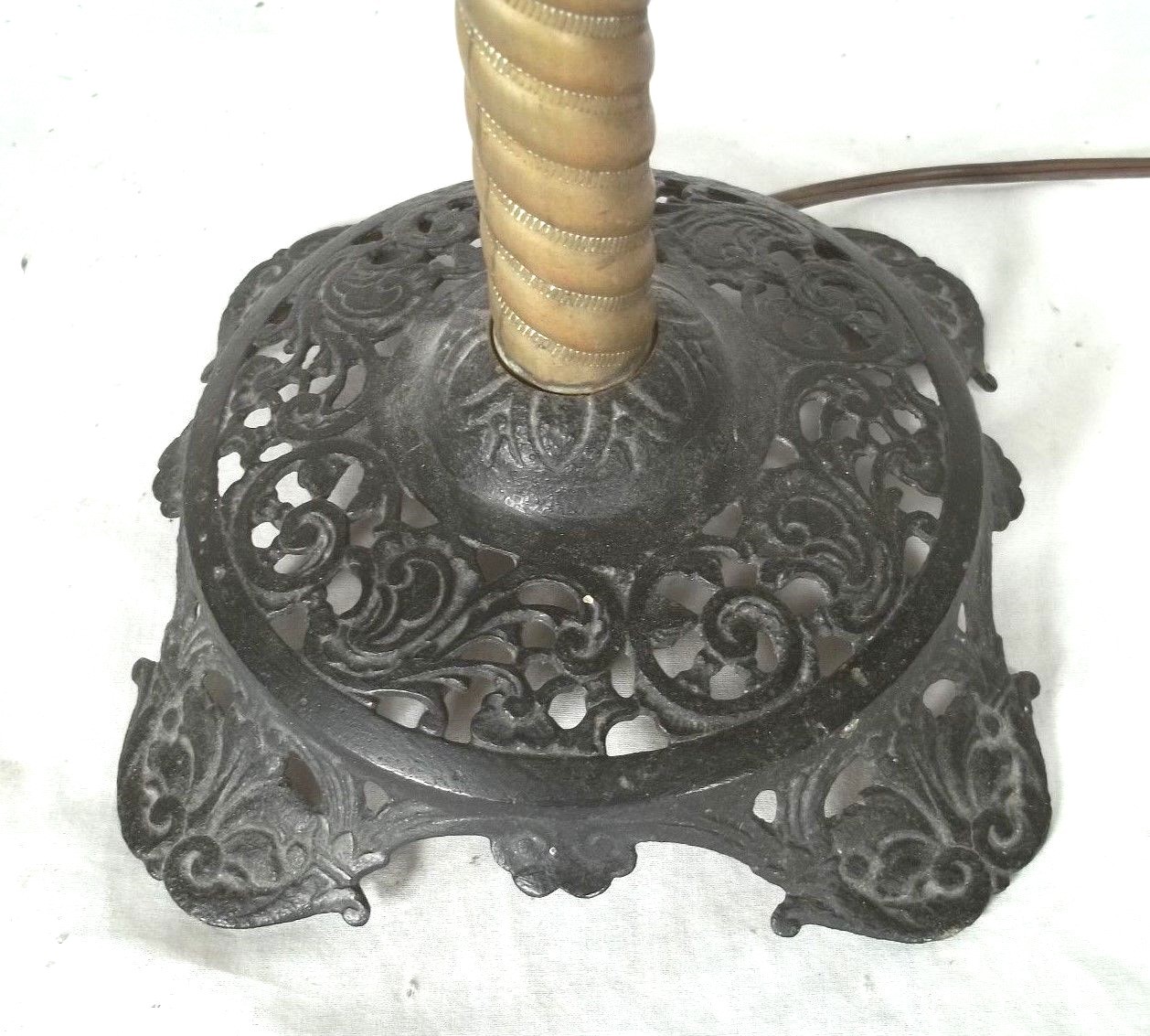 ANTIQUE 19th CENTURY BRADLEY+HUBBARD BANQUET OIL LAMP