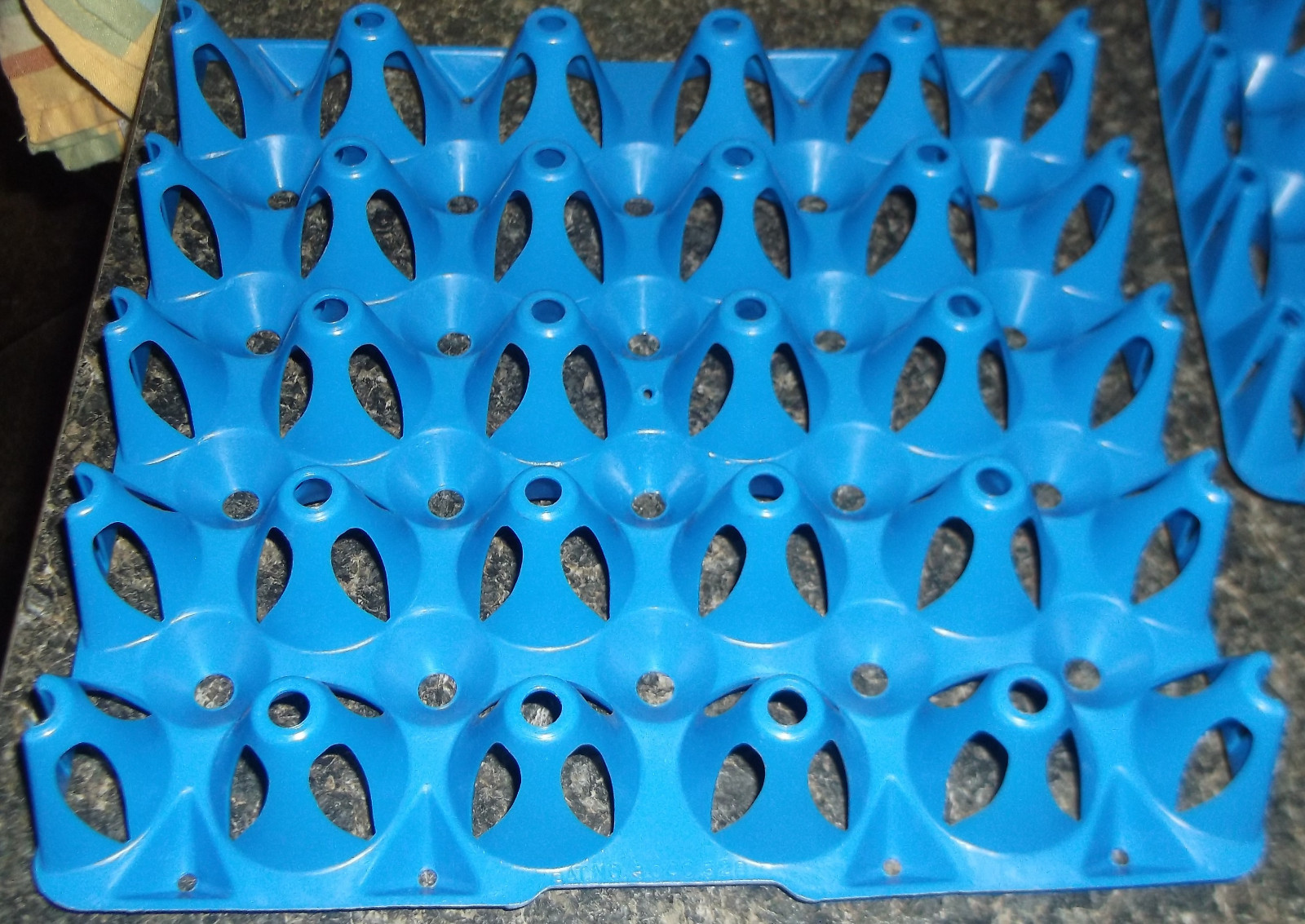 2 Plastic Egg Trays Chicken Turkey Duck Holds 20 Eggs TR-20