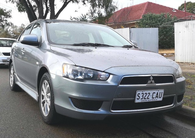 Mitsubishi lancer lx