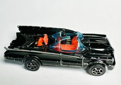 Corgi Toys Batmobile バットマン　ミニカー Batmobile with Batman and Robin - Gloss Black Edition (267