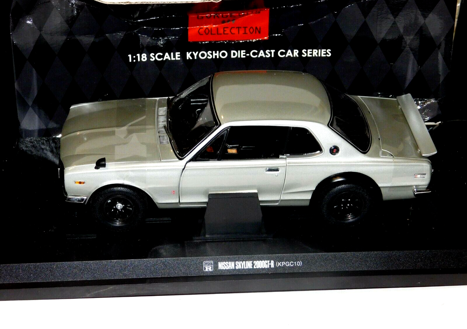 Kyosho 1⁄18 SKYLINE GT-R (KPGC10)KYOSHO 1⁄18 NISSAN SKYLINE 2000