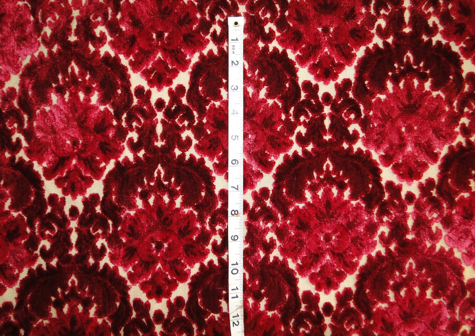 6.5 YARDS VINTAGE PLUSH HOLLYWOOD REGENCY UPHOLSTERY FABRIC 54