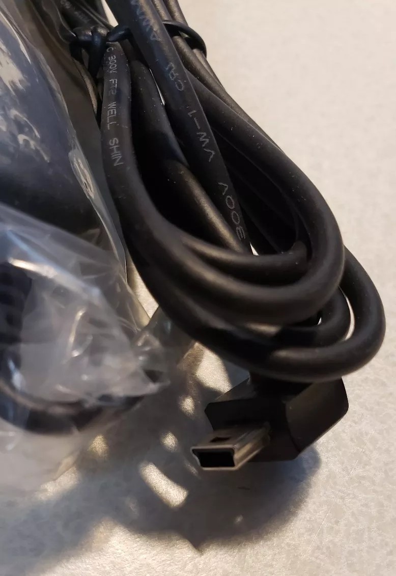 NEW Genuine Garmin GPS Car Charger 12V Montana Approach Dakota eTrex GPSMap GTU