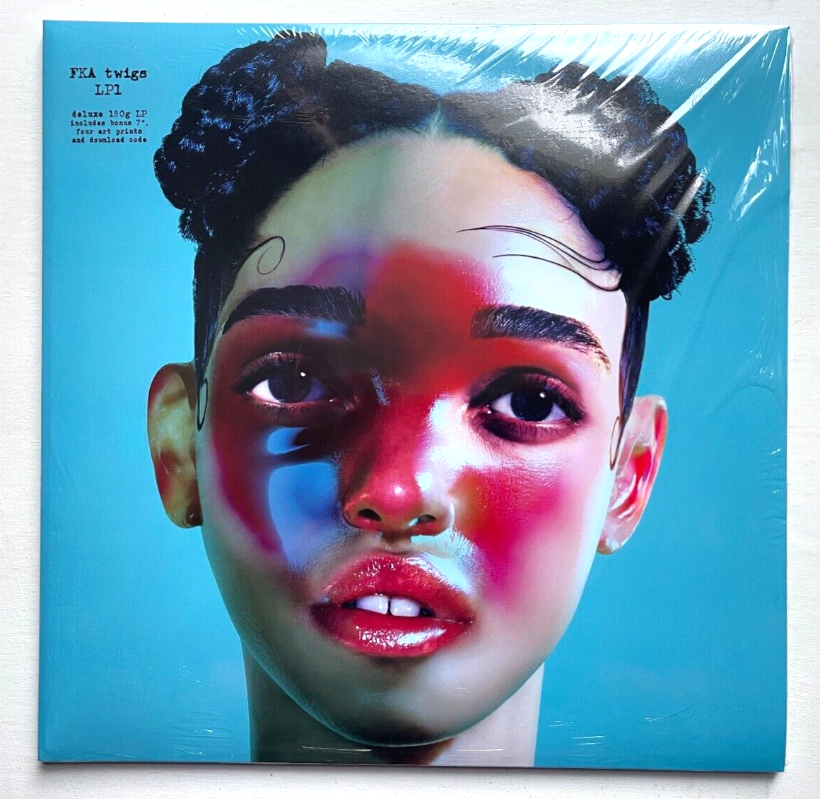 FKA Twigs - LP1 * Vinyl Lp & 7' + 4 Prints * 2014 * Deluxe * Free P&P UK * FKA Twigs - LP1 * Vinyl Lp & 7' + 4 Prints * 2014 * Deluxe * Free P&P UK *
