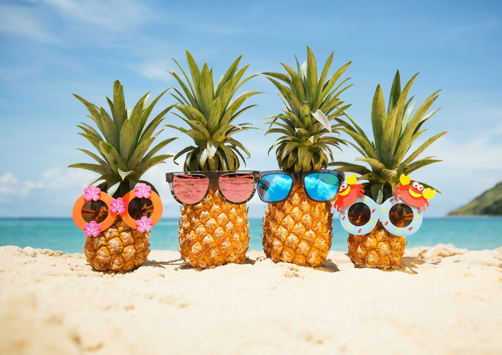 SSZ Pineapple Betty’s poster Funny Beach Pineapple Poster Size A4 / A3 Summer Vacation