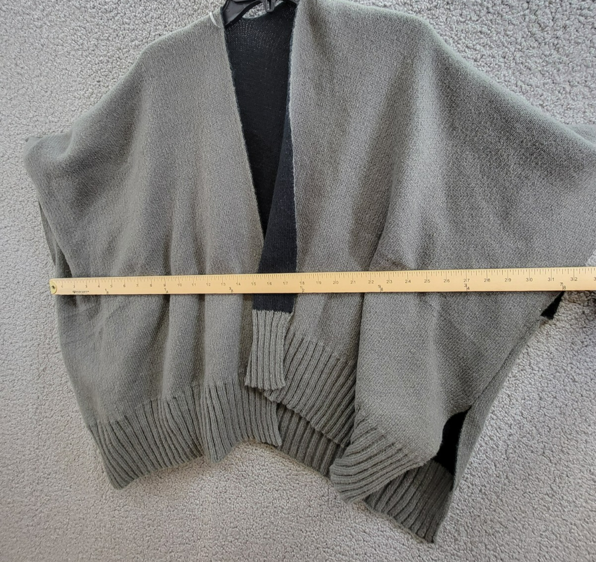 On 34th Tight Knit Reversible Wrap Sweater Women's One Size Black/Gray Rib Hem - Picture 6 of 13