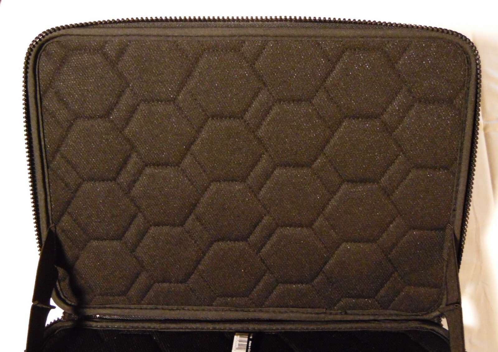 THULE Gauntlet 3.0 13 inch MacBook Sleeve Hard Case for MacBook Pro - USED