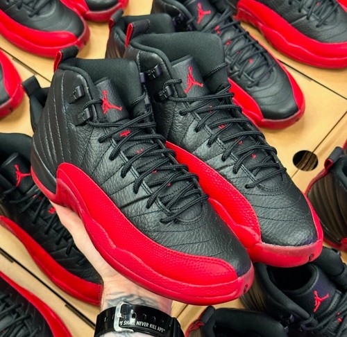 シューズ(男性用) Nike Air Jordan 12 Retro Flu Game (2025) s-l1600.jpg