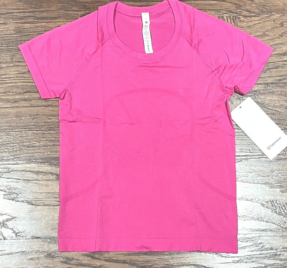 未使用lululemon Swiftly Tech Short IRONMAN LULULEMON WOMENS SWIFTLY TECH SHORT SLEEVE 2.0