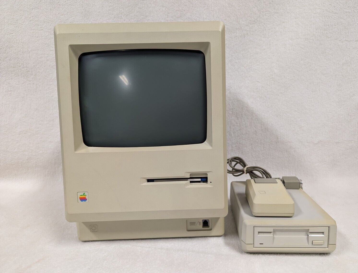 Apple Macintosh Plus 1Mb Vintage Desktop Computer M0001A