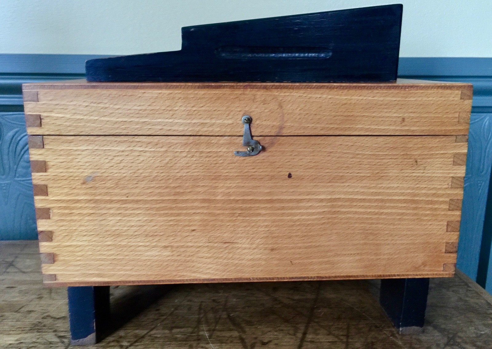 SHOE SHINE BOX Vintage, Dovetailed, Hardwood with Contents